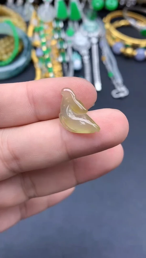 翡翠未镶嵌颈饰162-春日珠宝