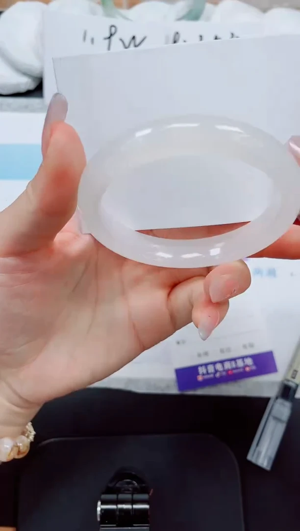 石英质玉手镯未镶嵌90/64