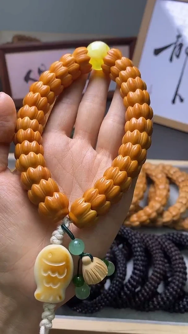 吊坠猴头核桃莲花手持