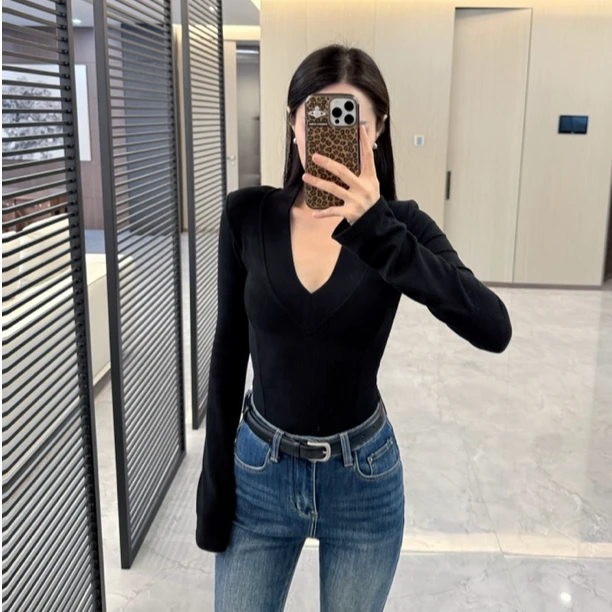 多色深V领长袖带垫肩T恤女绝美修身性感辣妹外穿短款上衣2025新款