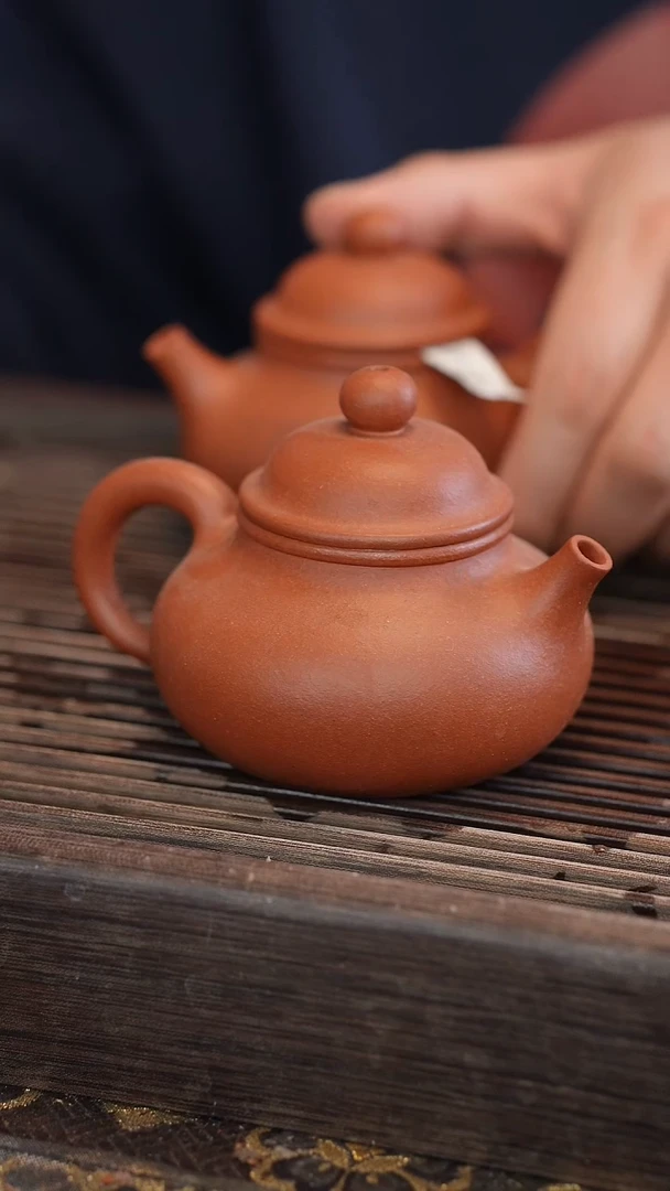 茶壶紫砂卢*伟容天 红清水