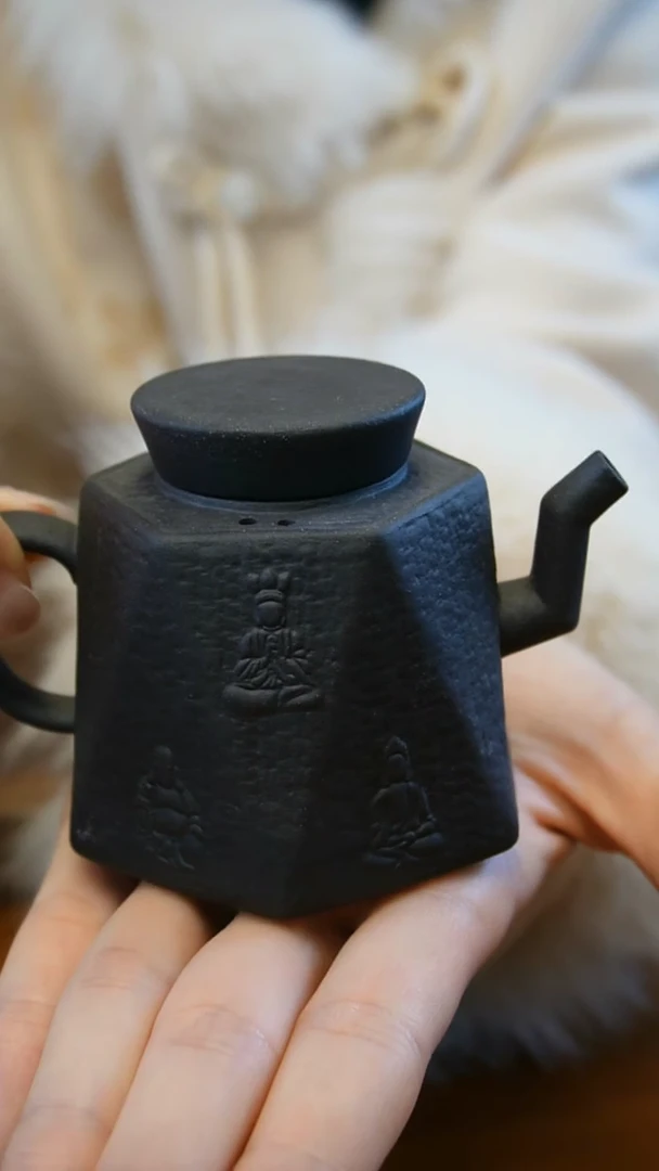 【闪购商品】黑金沙万佛磨砂感老岩泥茶壶