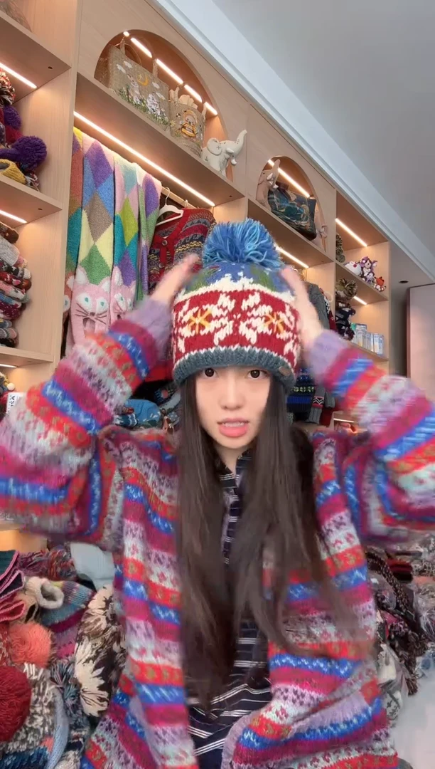 羊毛红色雪花帽