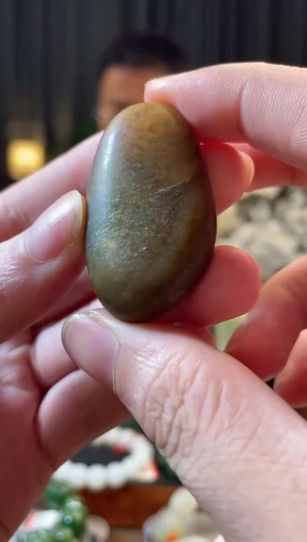 和田玉未镶嵌吊坠(不含链)原石36.3g