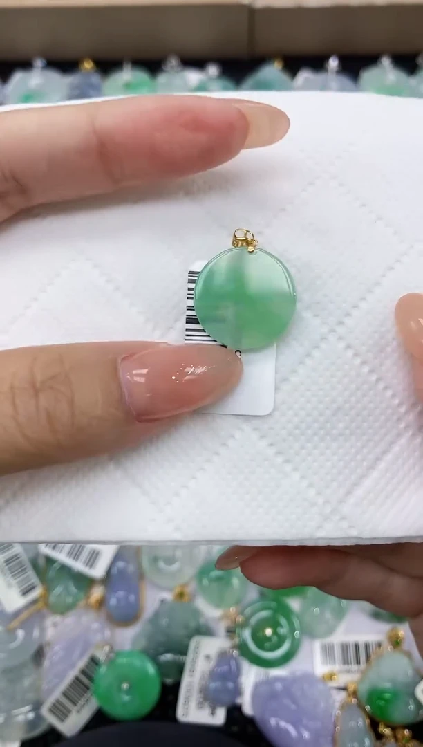 颈饰18K金镶嵌翡翠11111111111