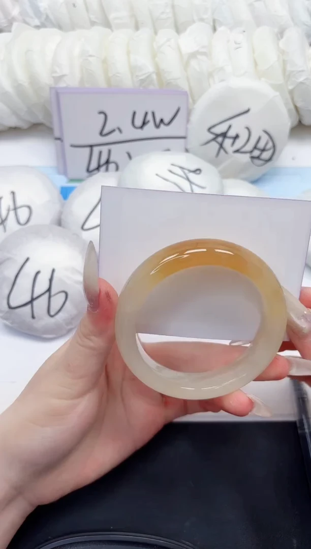 未镶嵌手镯石英质玉275-56