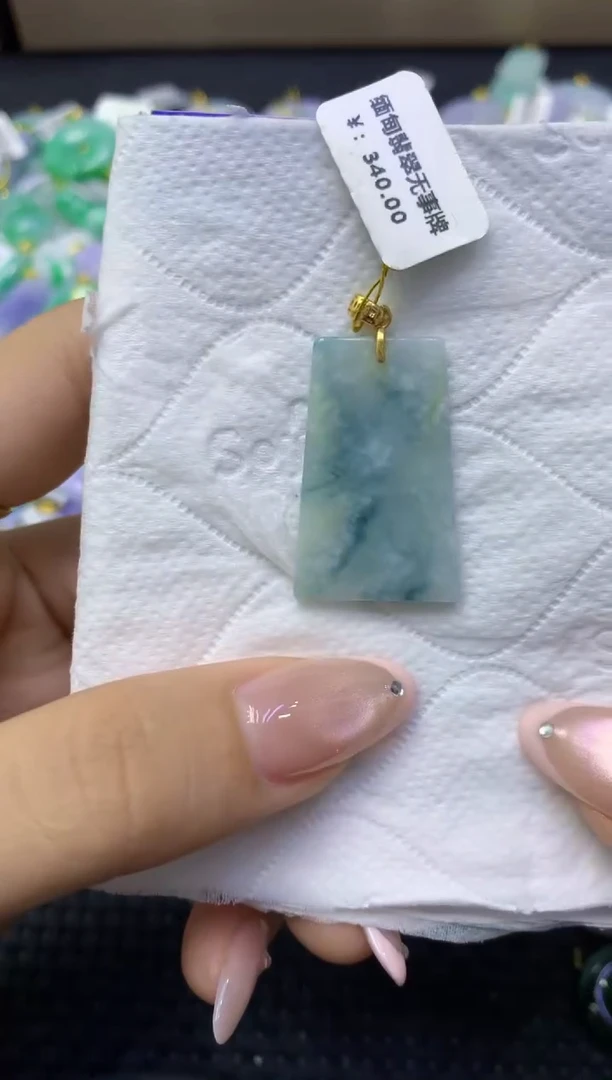 颈饰未镶嵌翡翠天然缅甸翡翠A货