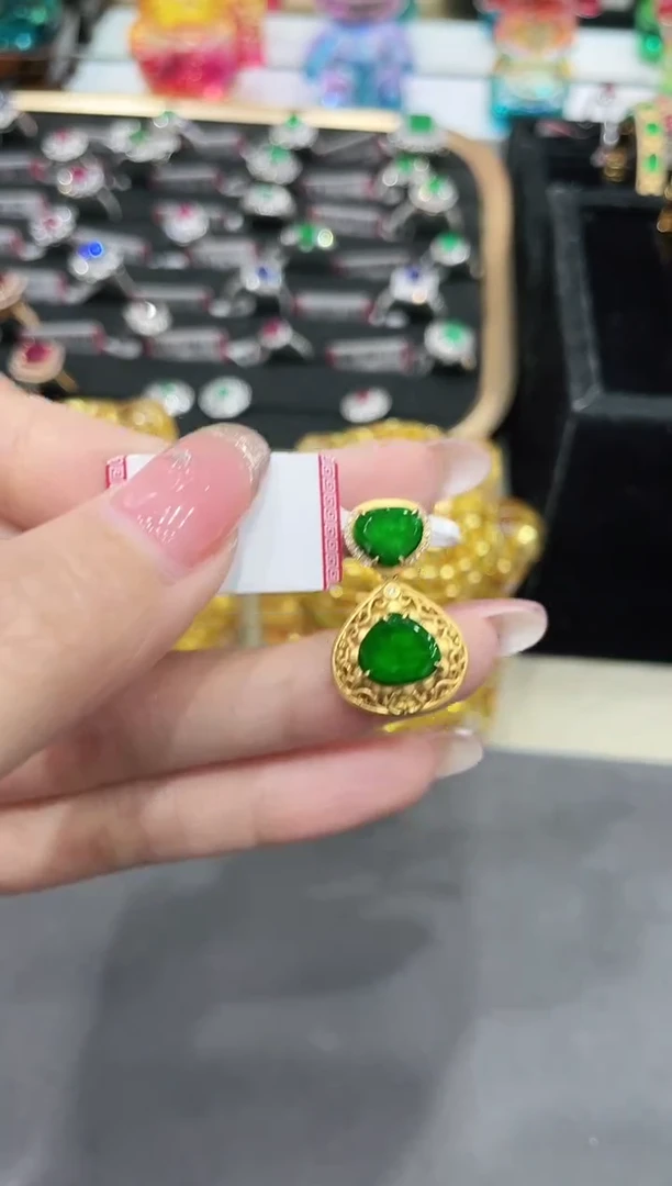 翡翠18K金镶嵌吊坠(不含链)吊坠