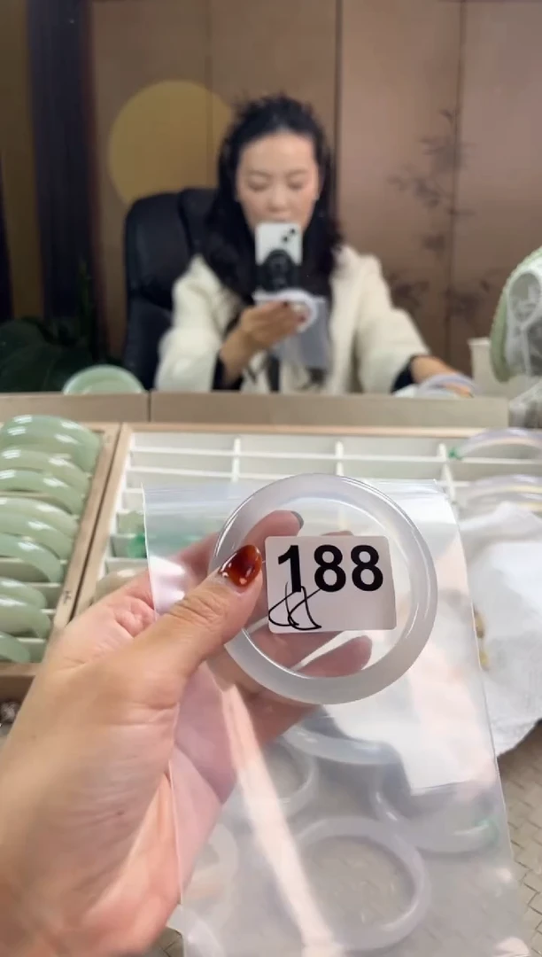 手镯玛瑙/玉髓未镶嵌188