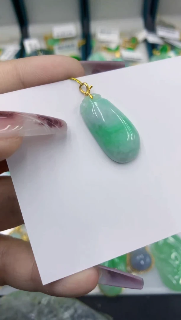 颈饰18K金镶嵌翡翠11111