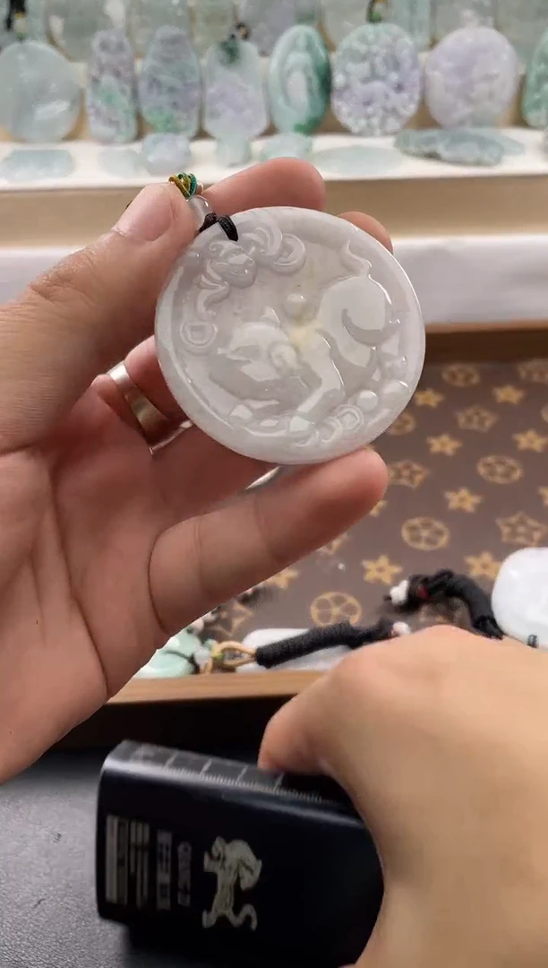 颈饰未镶嵌翡翠....10/11/.371