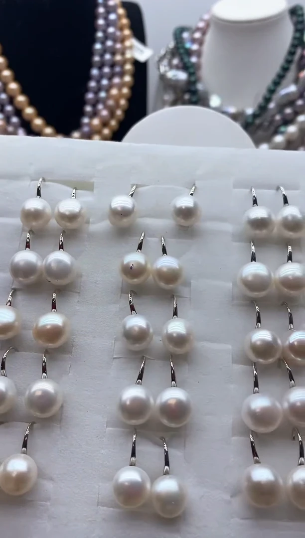 【闪购商品】淡水珍珠颈饰钛钢44