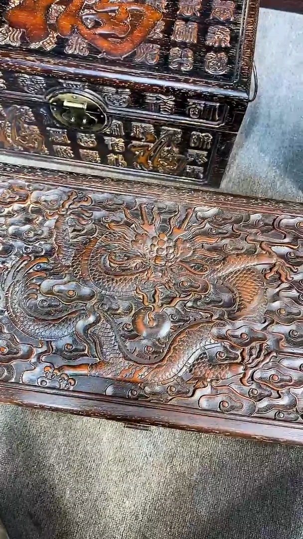 木木雕款如**闻大箱子一个