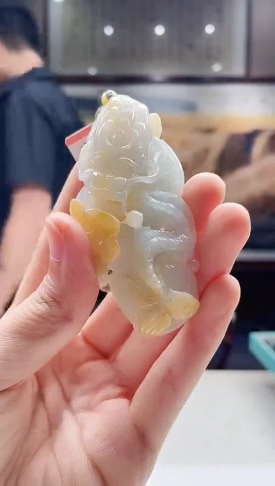 翡翠未镶嵌吊坠(不含链)323