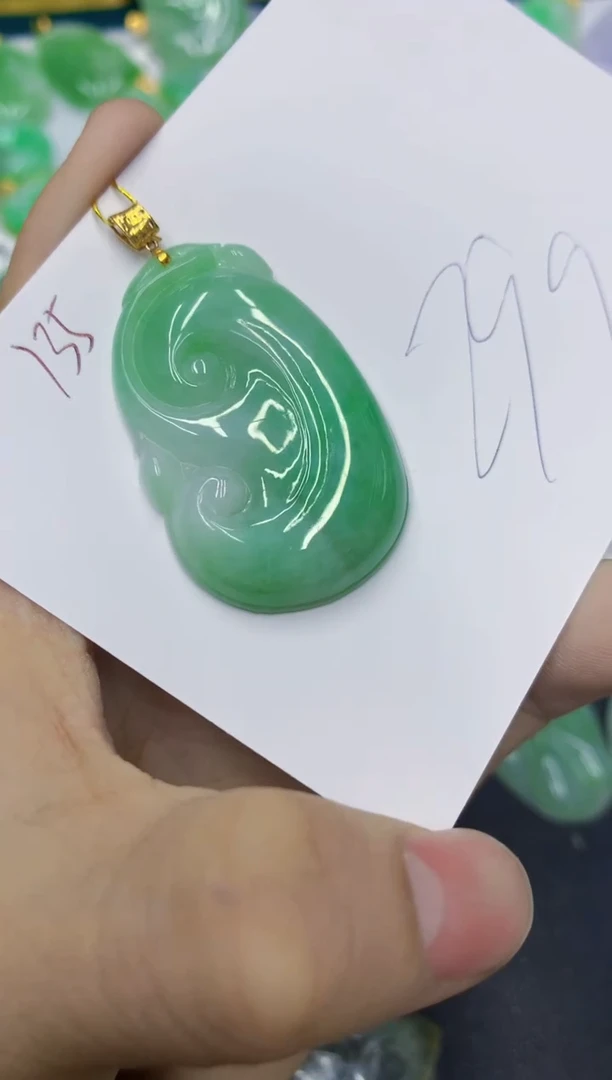 颈饰18K金镶嵌翡翠111111111111