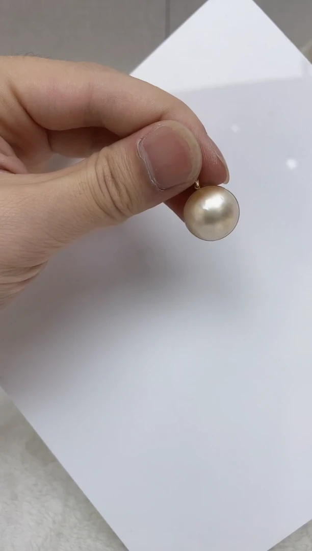 18K金镶嵌颈饰拼合珍珠（马贝珠）