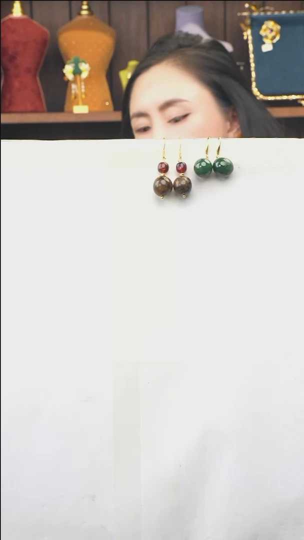 琥珀未镶嵌耳饰套装2件