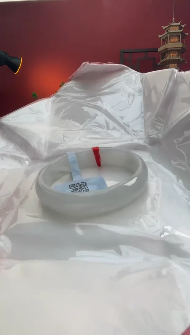 未镶嵌手镯（贵妃镯）翡翠翡翠手镯4