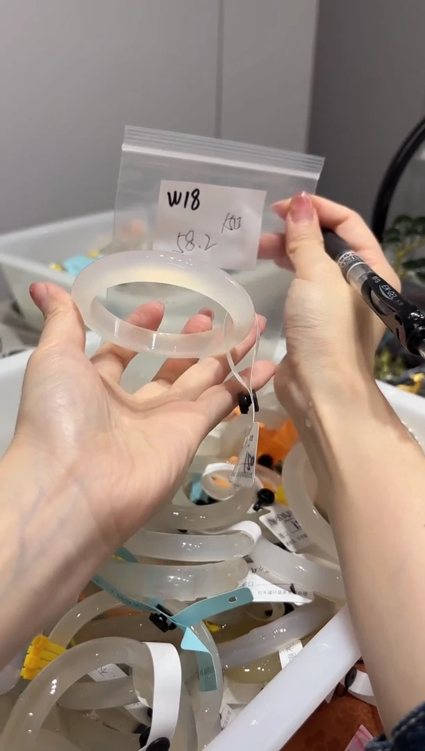 手镯玛瑙/玉髓未镶嵌秋***?W18