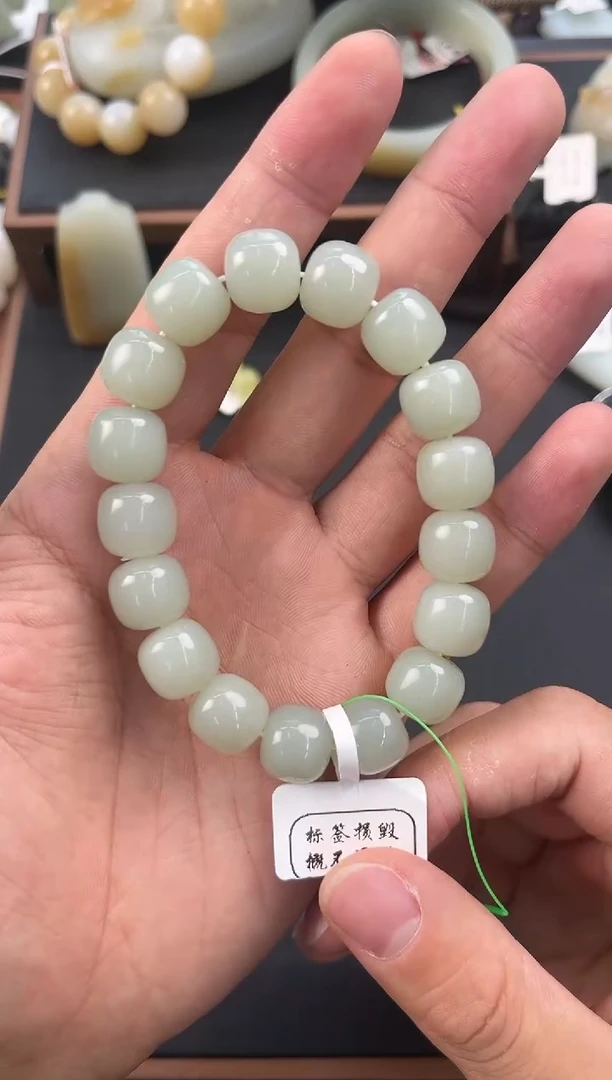 未镶嵌手串和田玉且末青白老型珠手串卡12微色差