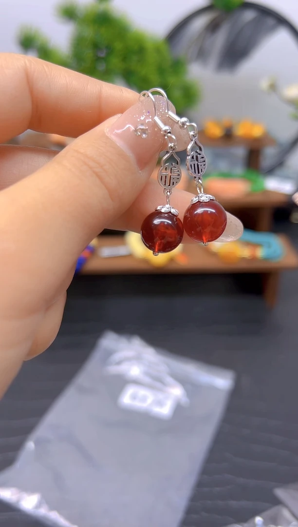 【闪购商品】血珀耳饰银S925镶嵌耳饰E576
