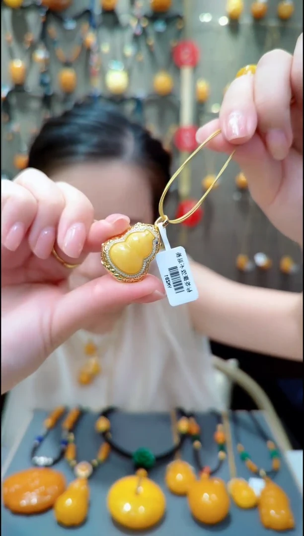 银S925镀金镶嵌蜜蜡珠宝奇石﹣C544蜜蜡吊坠赠项圈