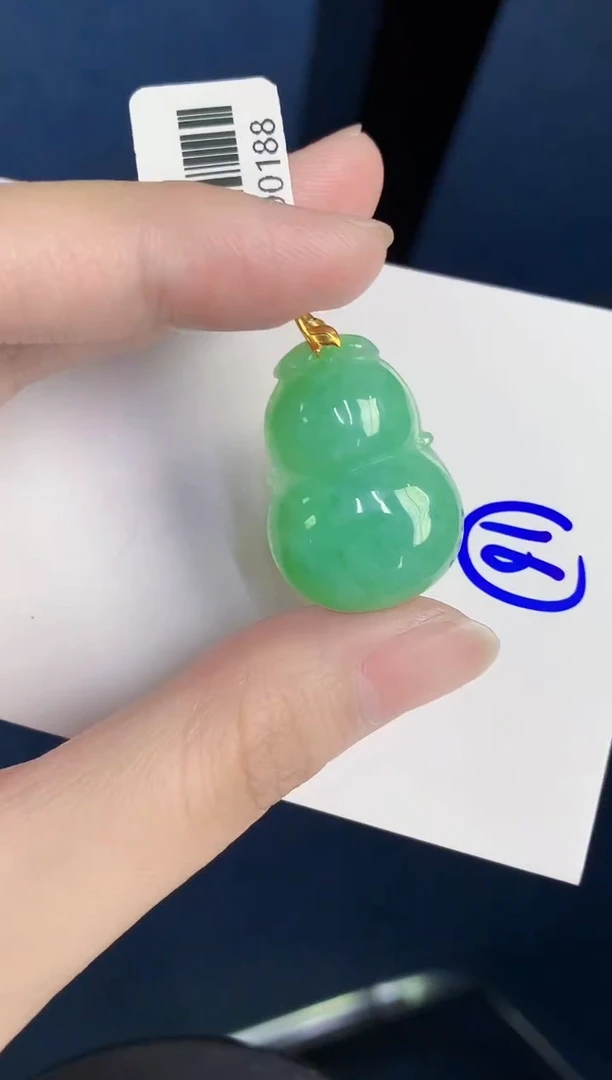 颈饰18K金镶嵌翡翠天然翡翠缅甸A货