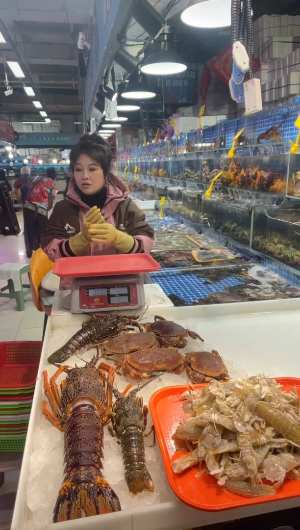 中国大陆断氧虾爬一称，无售后，4.3斤