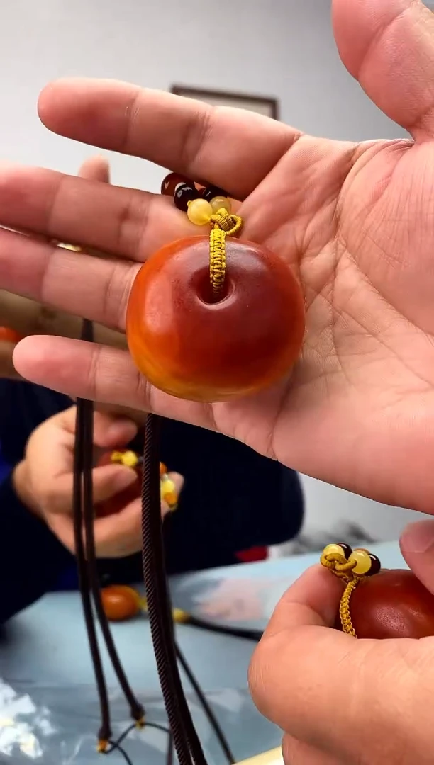 蜜蜡未镶嵌珠宝奇石假一罚十，发一件033
