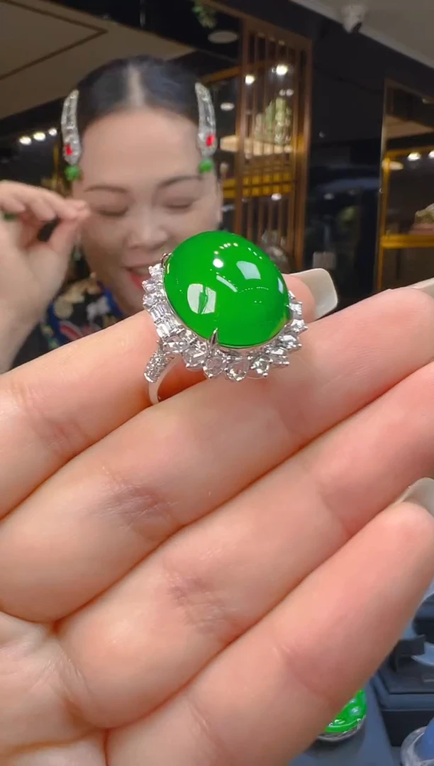 18K金镶嵌戒指翡翠080