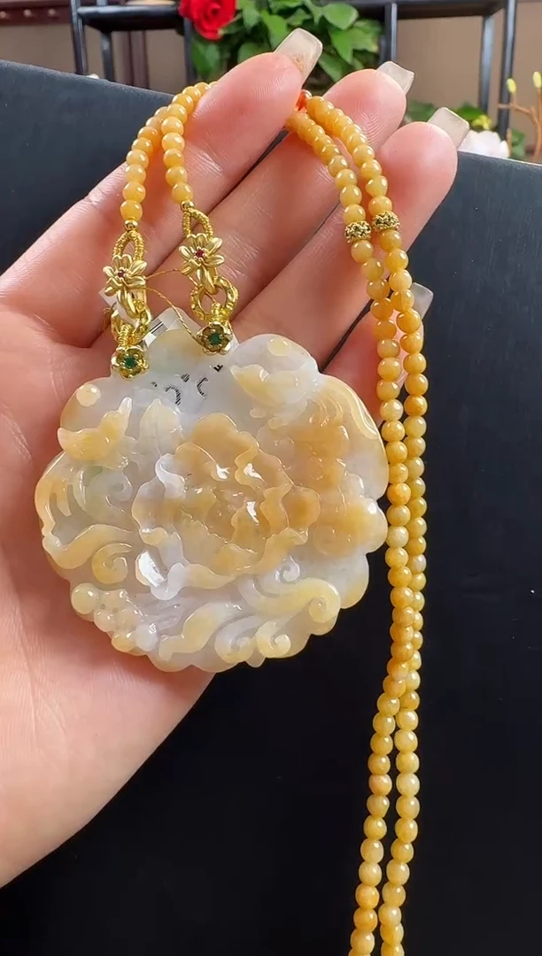 颈饰未镶嵌翡翠报喜鸟