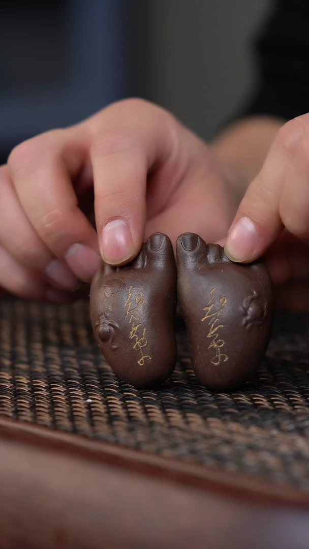 【闪购商品】手工原矿紫泥知足常乐（一对）