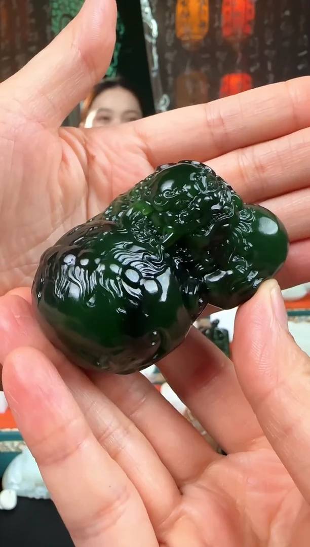 未镶嵌和田玉把件狮狮如意
