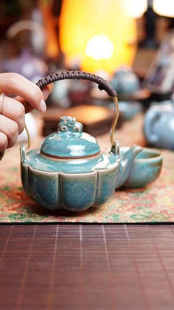 汝钧 青绿色重斑 提梁壶