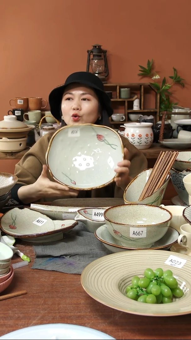陶瓷A514 一只陶瓷异形莲子方碗25*23*7可能微瑕