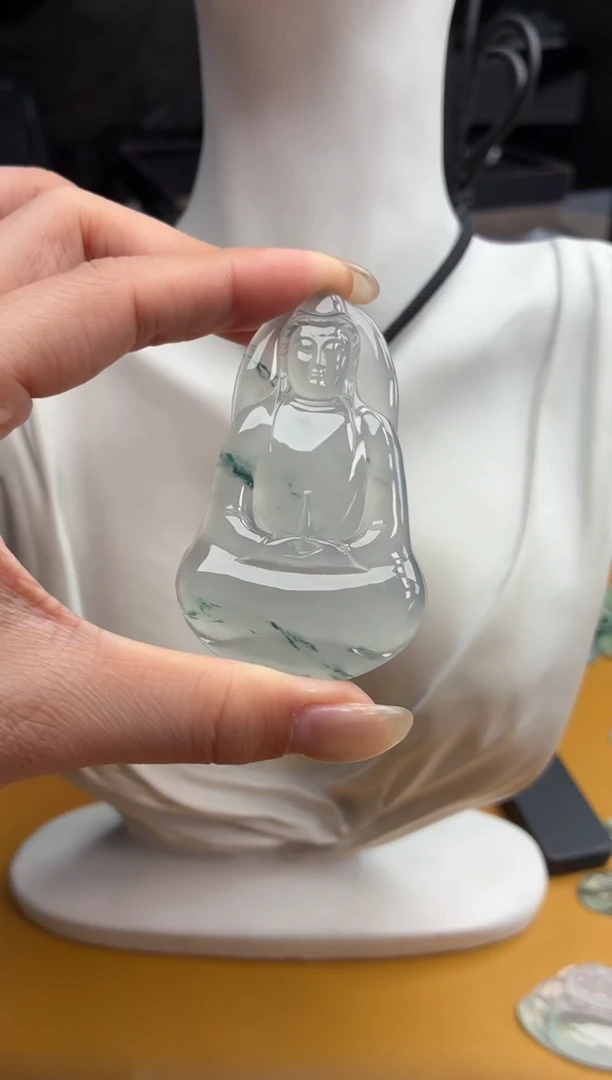 吊坠(不含链)未镶嵌翡翠48 素衣 68.4 41.7 6.4