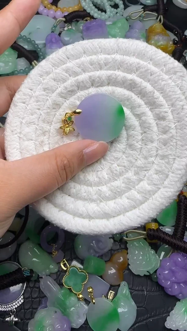 颈饰未镶嵌翡翠缅甸翡翠吊坠