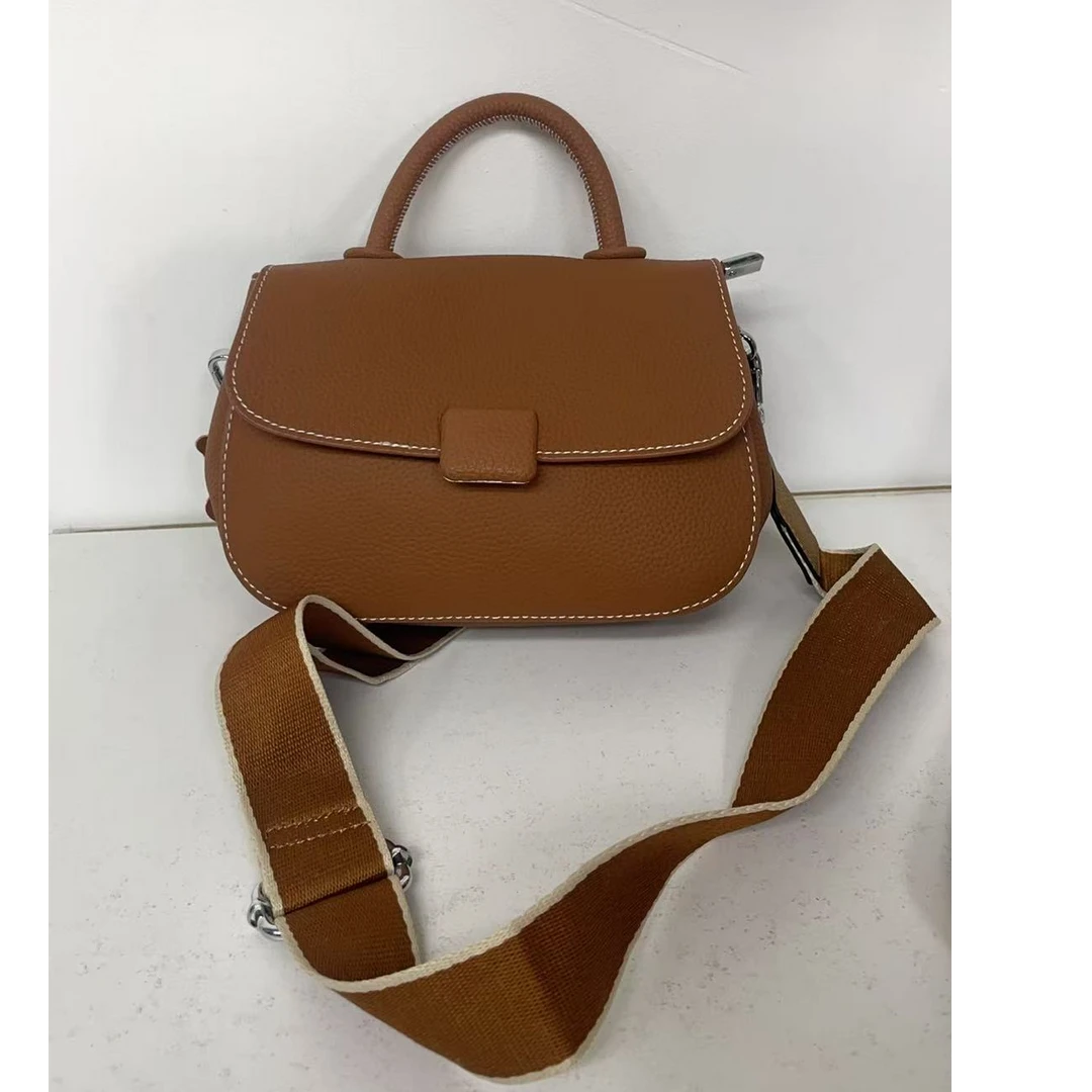 尺码：20*6*13cm休闲轻奢女士新款时尚斜跨包4087