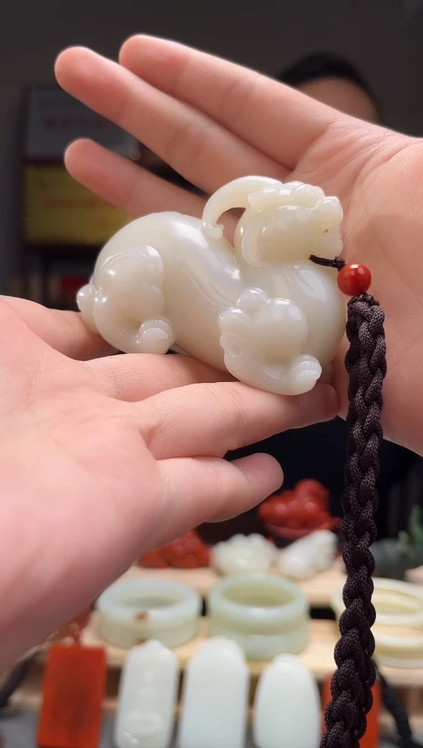 颈饰未镶嵌和田玉?**?把件