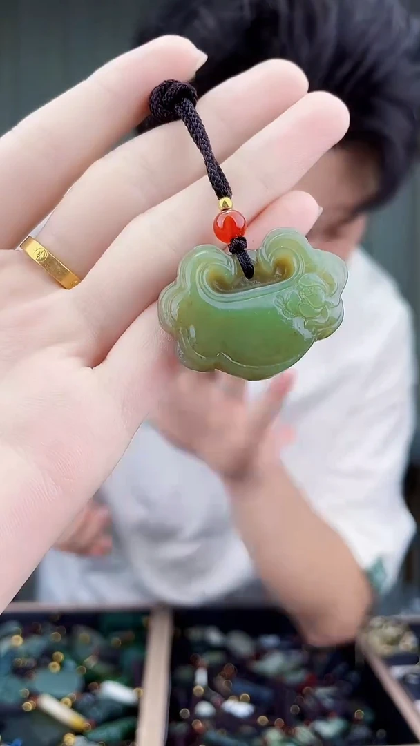 颈饰未镶嵌和田玉神**哥拍一发一，多样性发货！