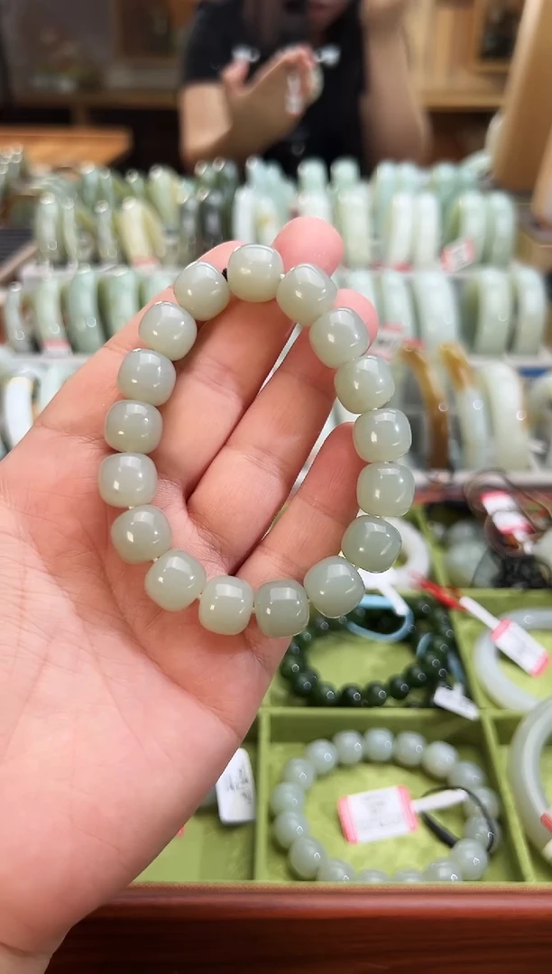 未镶嵌手串和田玉且末料青白玉 老型珠手串卡11*12