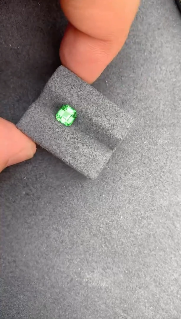 【闪购商品】石榴石（沙弗莱）裸石未镶嵌1ct沙弗莱