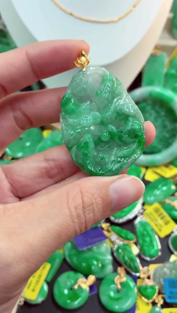 吊坠(不含链)18K金镶嵌翡翠天然缅甸翡翠A货