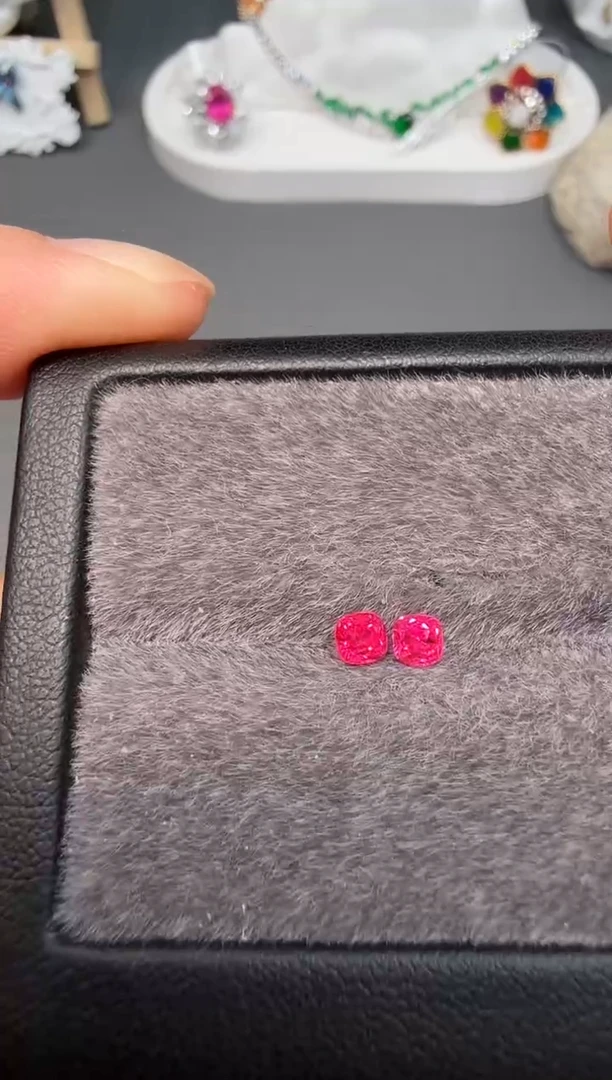 裸石尖晶石超级绝地配对0.56ct-A671-2p