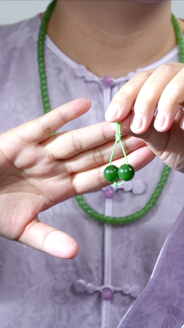 颈饰未镶嵌和田玉碧玉卡 12 圆珠一对