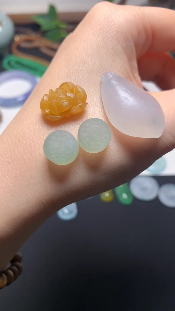 未镶嵌定制翡翠Y**伊0886056967