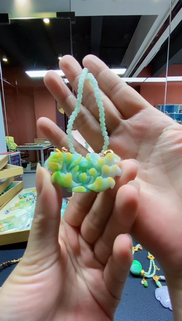 颈饰未镶嵌翡翠吊坠