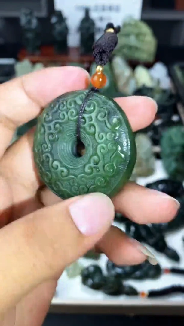 颈饰未镶嵌和田玉1