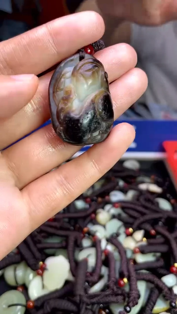 未镶嵌和田玉挂件1