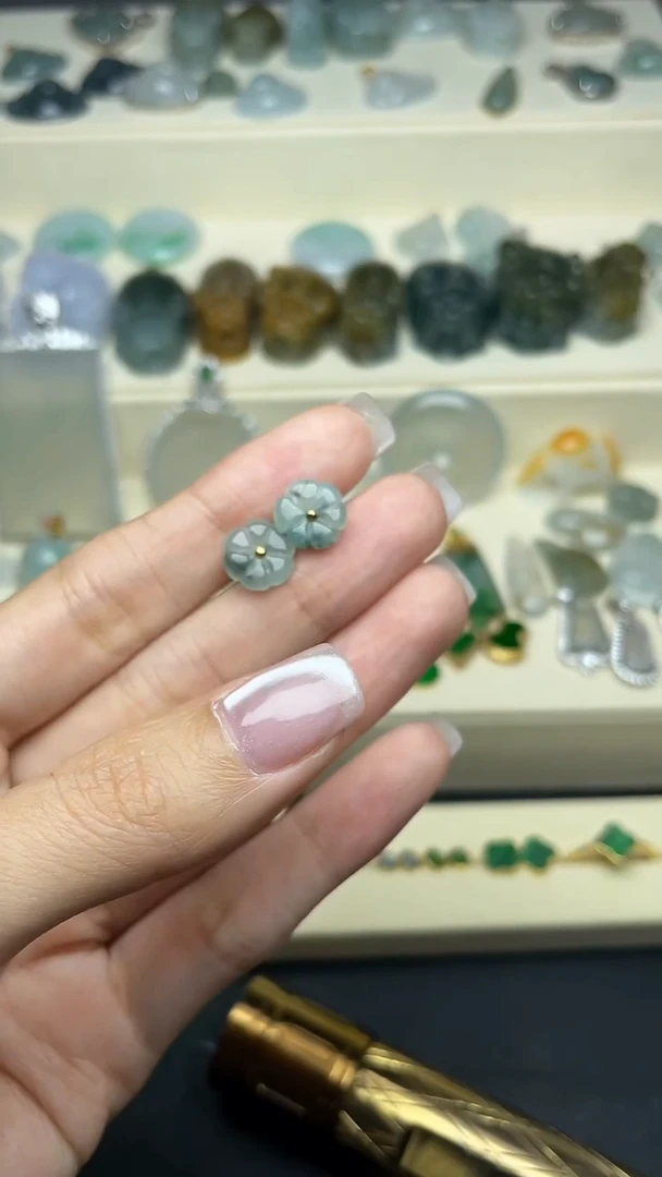 18K金镶嵌翡翠耳饰耳饰